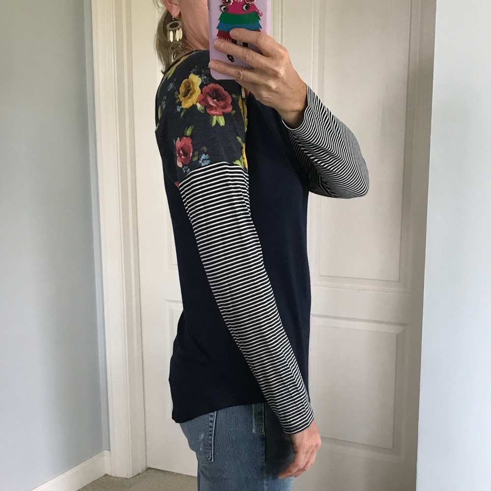 ♥️1 SM♥️Mixed Pattern Long Sleeve Top - Picture 3 of 7